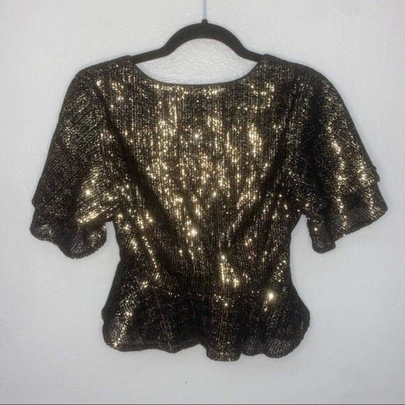 House of Harlow 1960 x Revolve Suri Sequin Wrap V-Neck Ruffle Sleeve Cropped Top - Picture 5 of 10